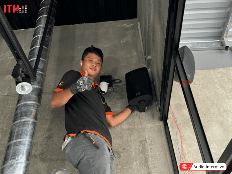hệ thống loa treo tường thương mại (2)