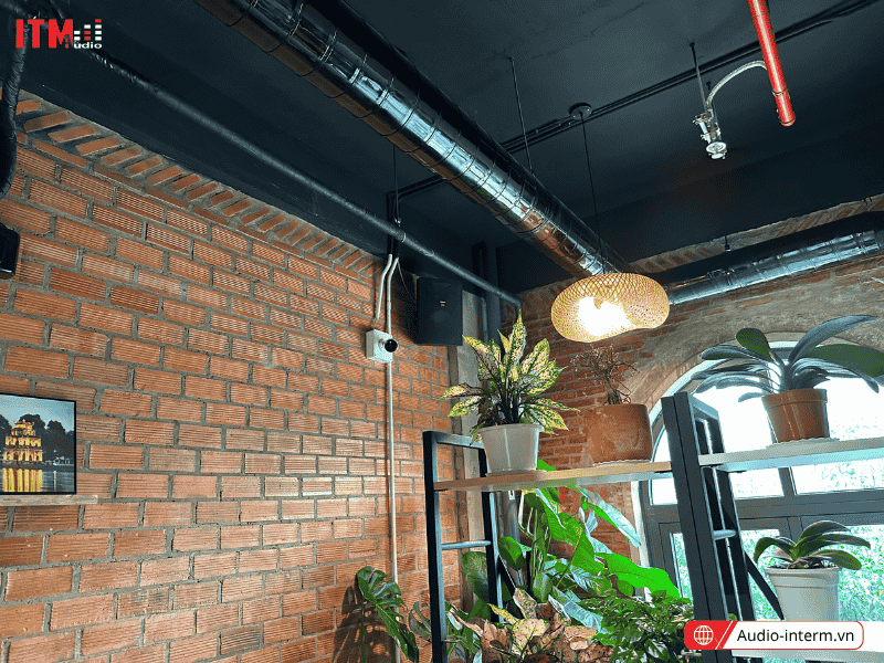 13 loa jbl treo tường chính hãng (1)