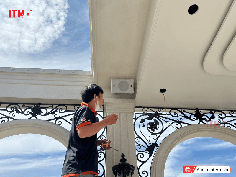 hệ thống loa nghe nhạc nền cho nhà hàng 