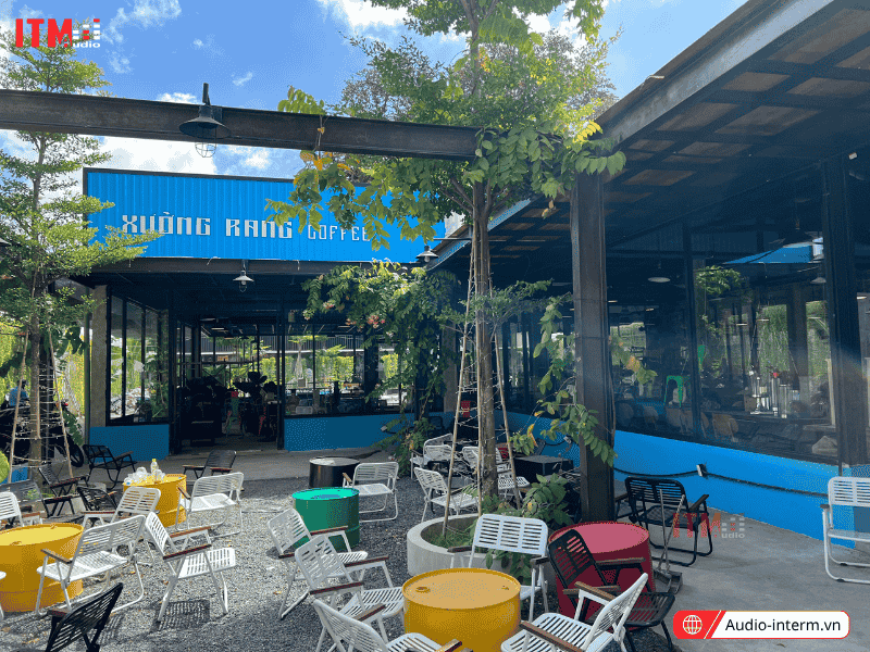 dàn loa cho quán cafe sân vườn (1)