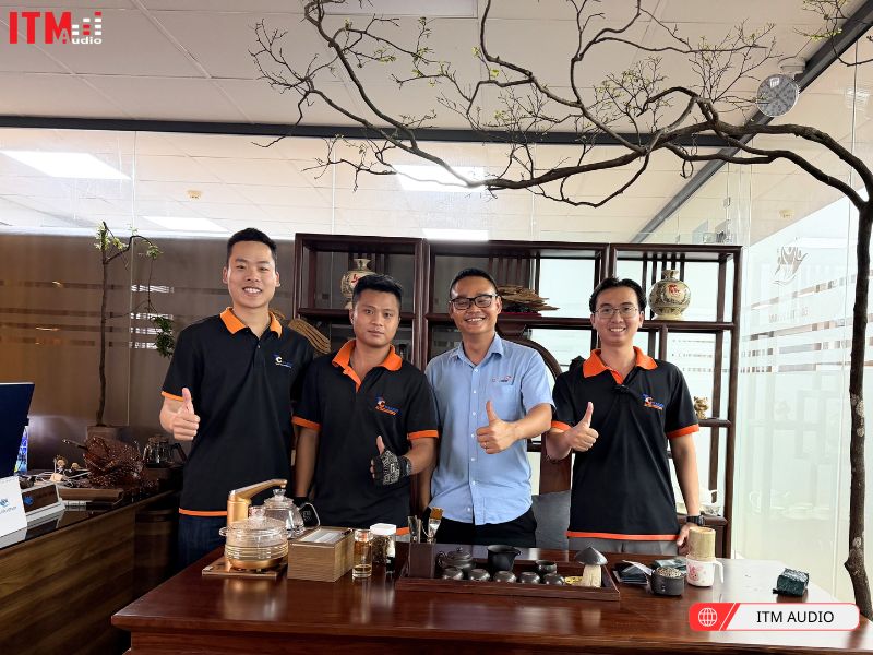 loa treo tuong bose 1