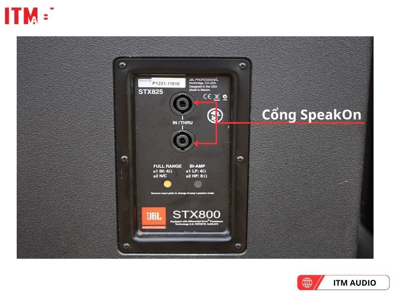 loa san khau jbl stx825