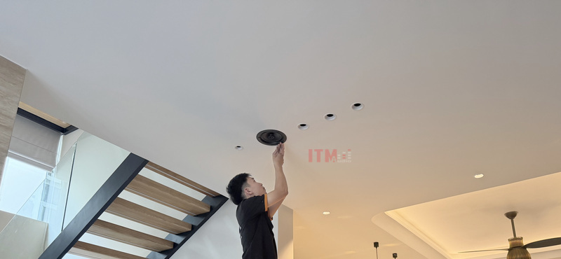 Thi công tại nhà ở cần phối hợp thao tác kỹ thuật với phần trần và nội thất đã có.