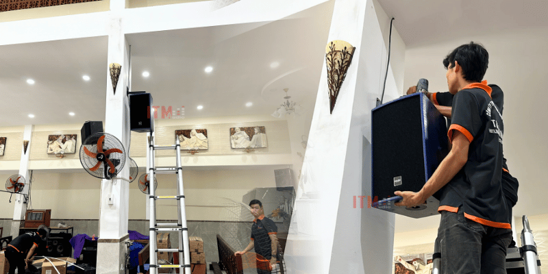 2loa hoi truong treo tuong