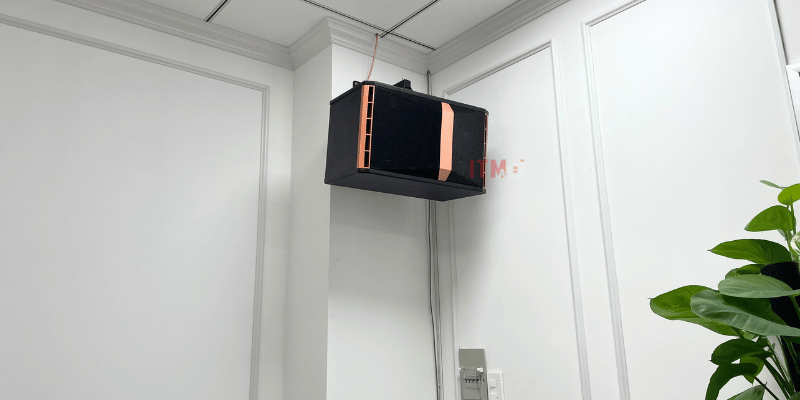 3loa karaoke treo tuong