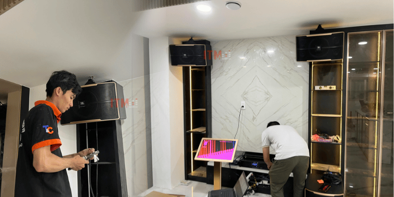 5loa treo tuong phong khach