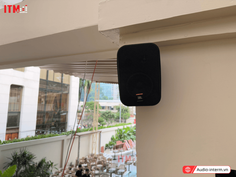 loa treo tường cho nhà hàng cafe (3)