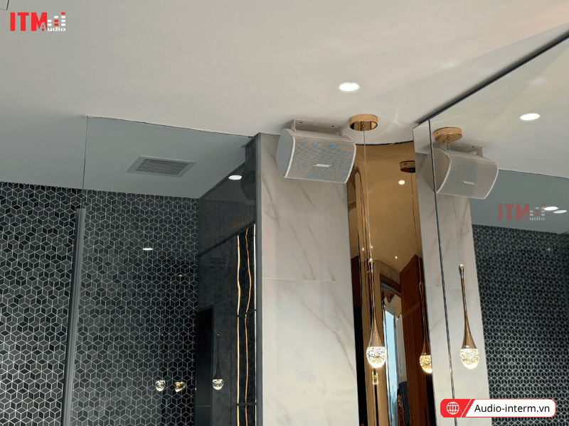 loa treo tường cho nhà hàng cafe