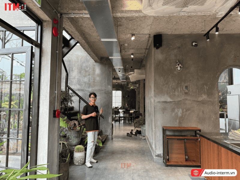 loa treo tường cho quán cafe (3)
