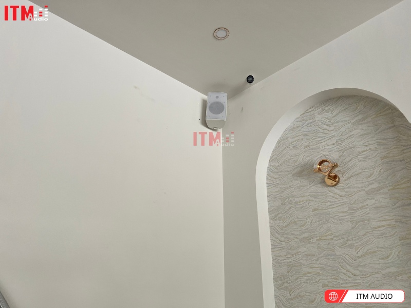 loa treo tuong bosch 1