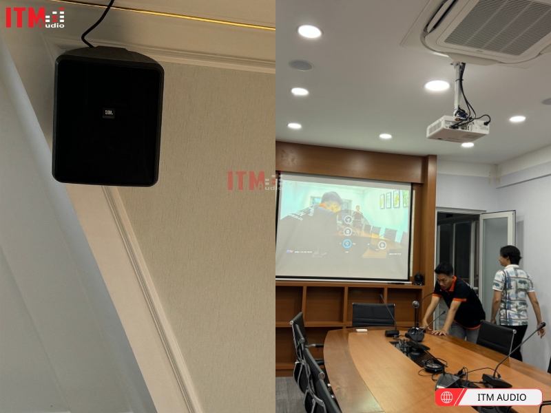 loa treo tuong jbl 1