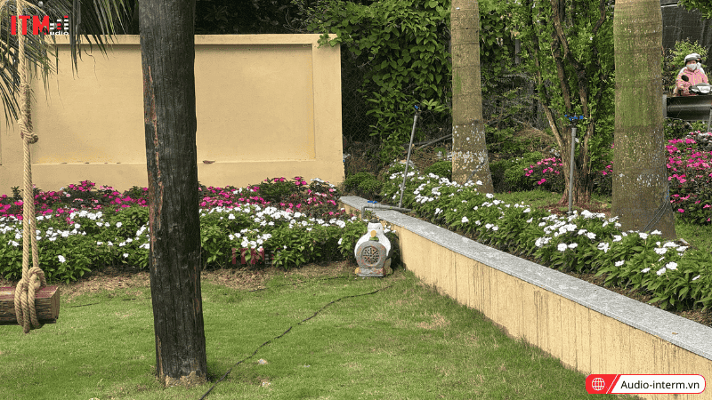 dàn âm thanh quán cafe sân vườn (12)