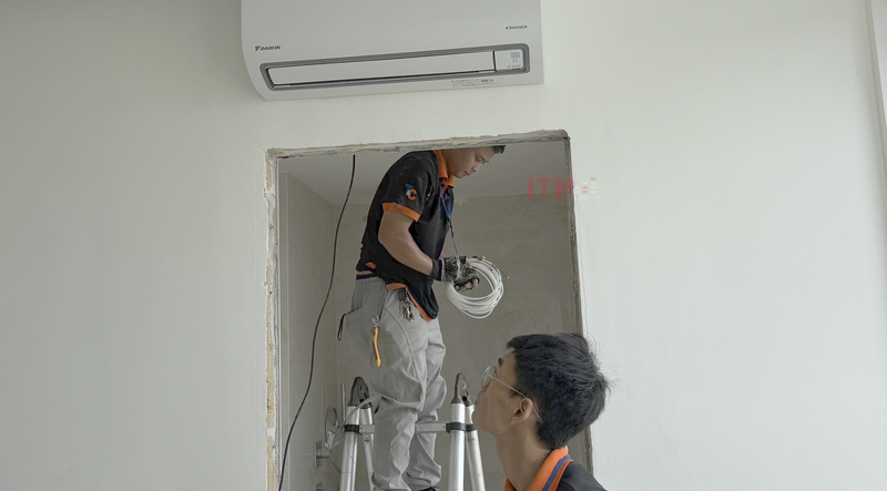 Kiểm tra dây nối và thiết bị phối ghép trước khi thử mức nghe.
