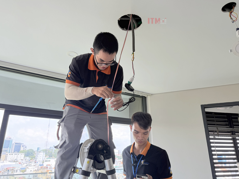 Kiểm tra tại điểm lắp giúp rà soát tuyến dây và đầu nối khi bảo trì hệ thống.