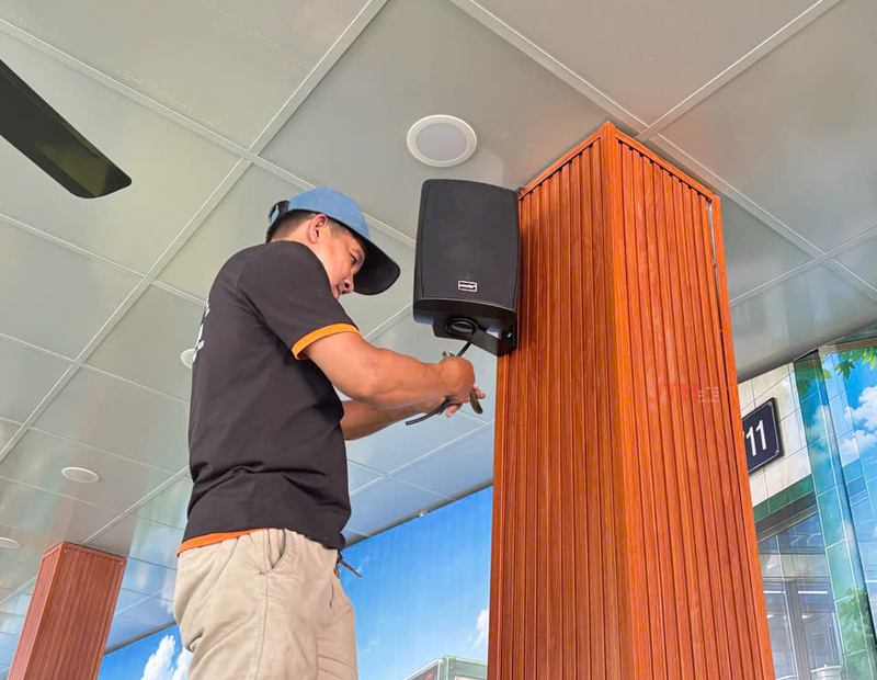 Vị trí lắp loa và nhu cầu sử dụng thực tế cần được kiểm tra trước khi chốt phương án chia vùng.