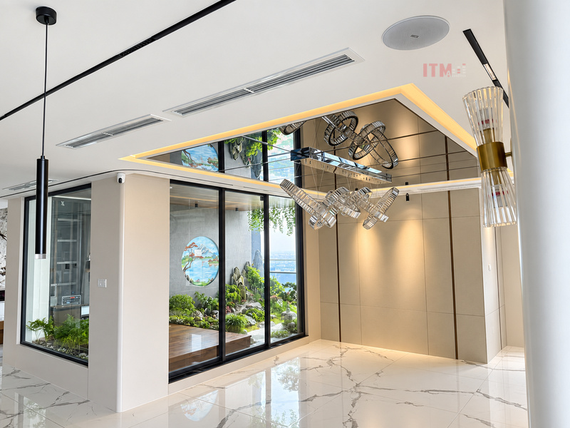 Loa âm trần hòa cùng kiến trúc penthouse; vị trí lắp vẫn cần phối hợp với vùng nghe.