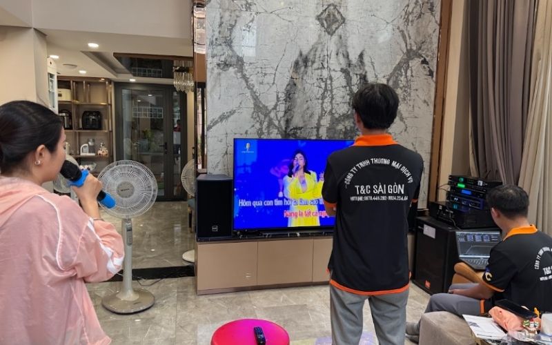 loa am tran co hat karaoke duoc khong (2)