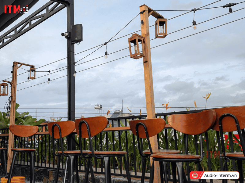 loa quán cafe sân vườn (2)