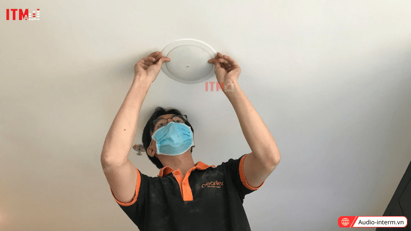 loa âm trần cho nhà hàng