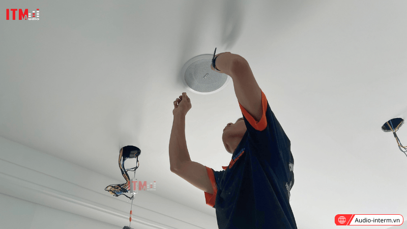 loa âm trần cho phòng tắm (3)