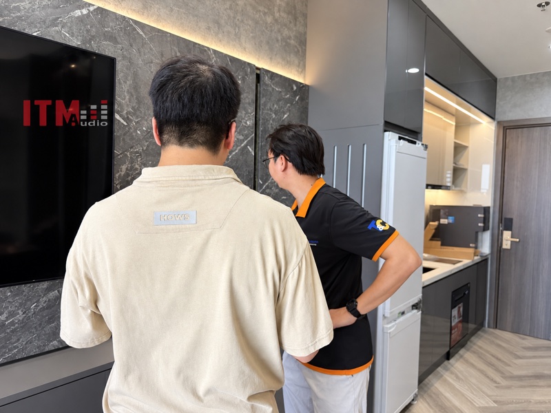 Trao đổi thao tác sử dụng với gia chủ giúp chọn cách điều khiển thuận tiện cho cả nhà.
